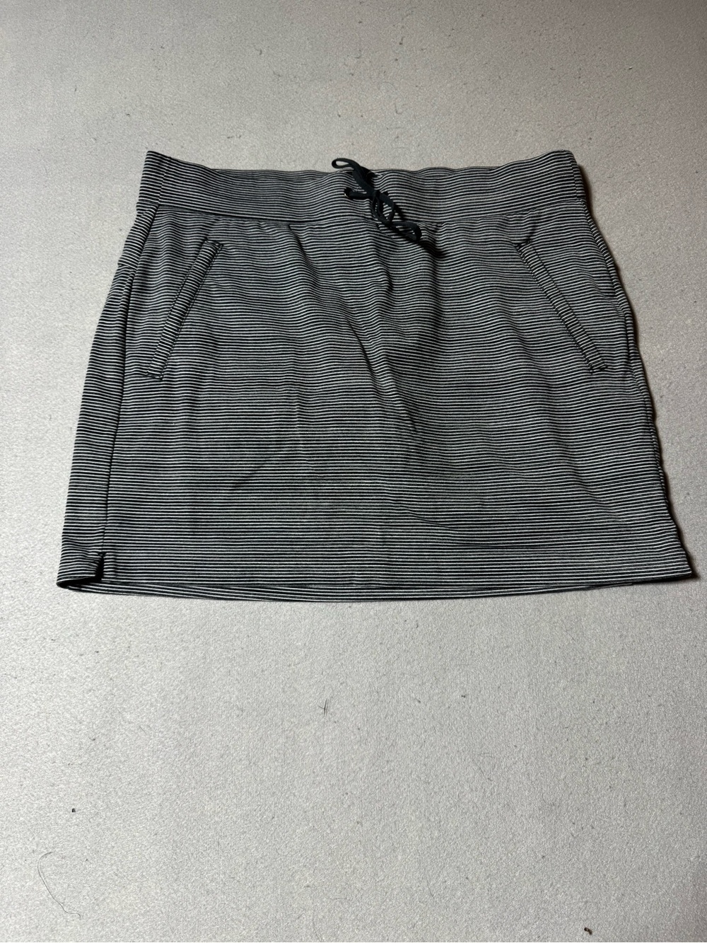 Athleta Black & White Striped Drawstring Mini Skirt Size M
